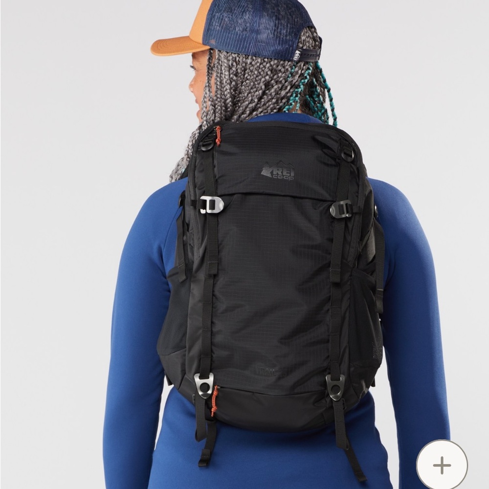 REI TRAIL 25 WOMENS BLACK BACKPACK